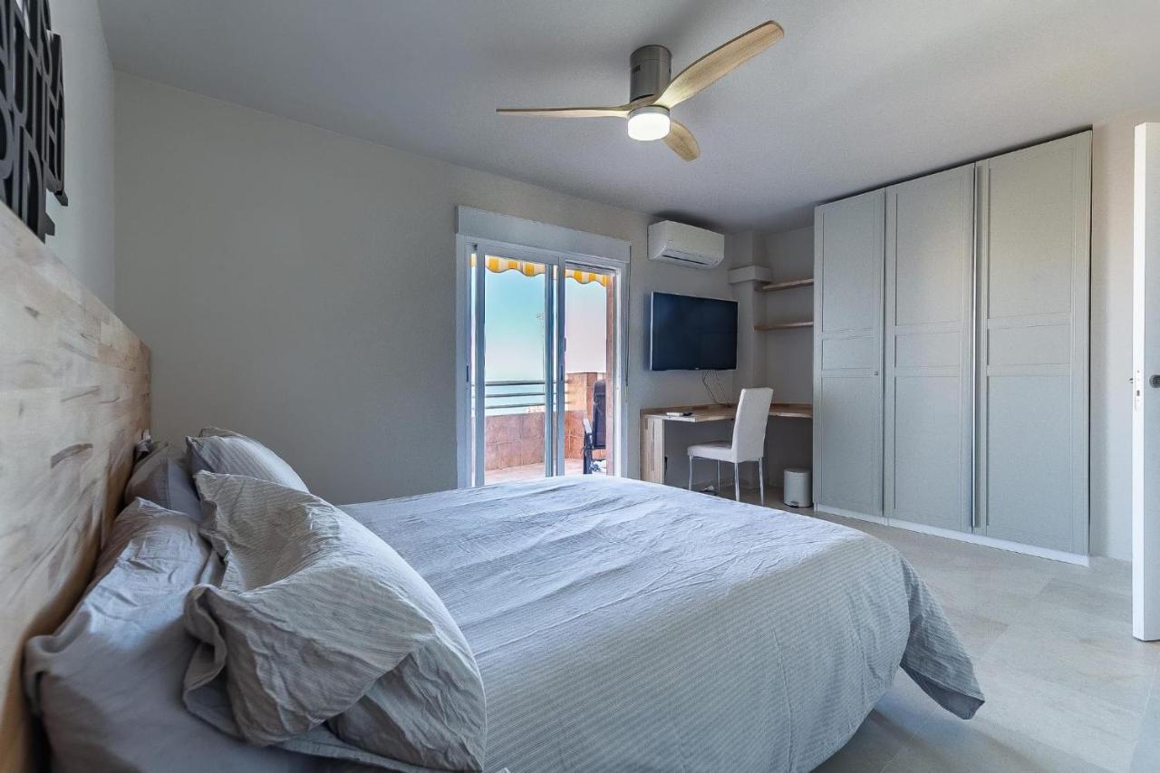 Vistas Azules -- Remodeled, Large Terrace, Spectacular Ocean Views And Beach Level Access Torremolinos Exteriör bild